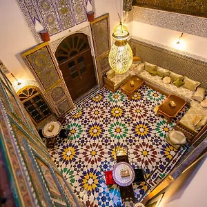 Qamar Guest house